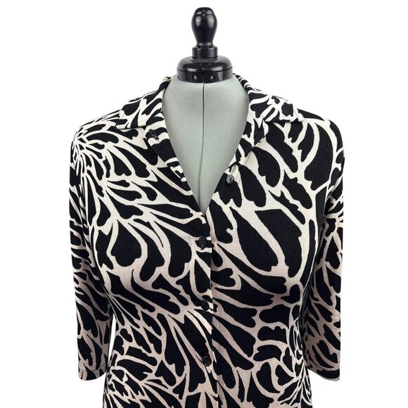 Women’s Chico’s travelers Size 3 Black & White Patterned Long Sleeve Button Up - Picture 3 of 6